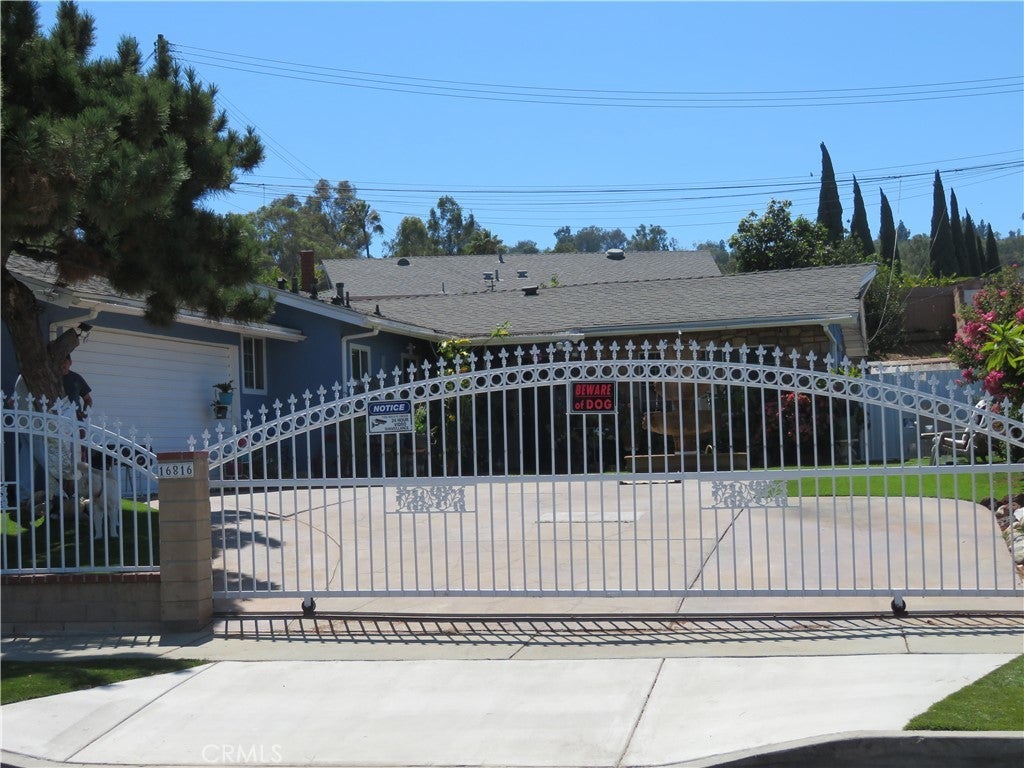 Photo of Listing #IV25196088