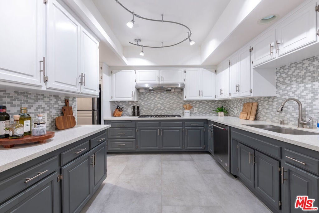 Photo of Listing #25585643