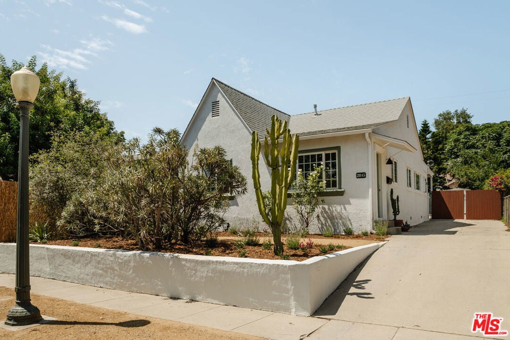 Photo of Listing #25585525