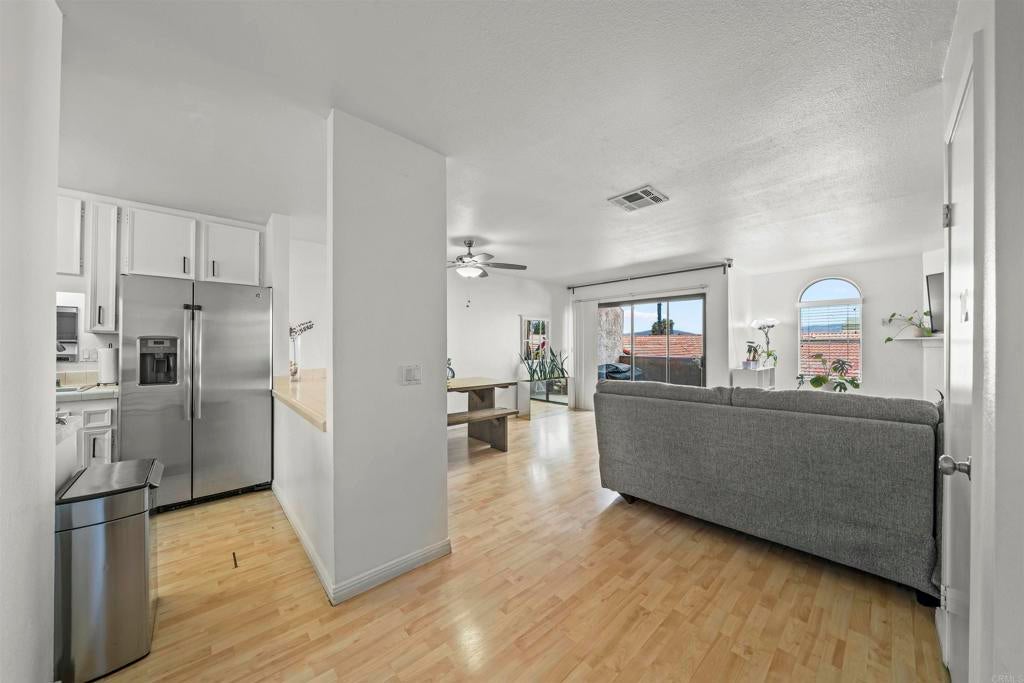 Photo of Listing #PTP2506669