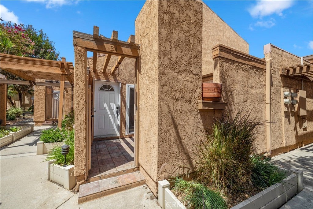 Photo of Listing #OC25196237