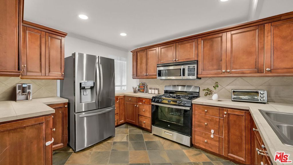 Photo of Listing #25585747