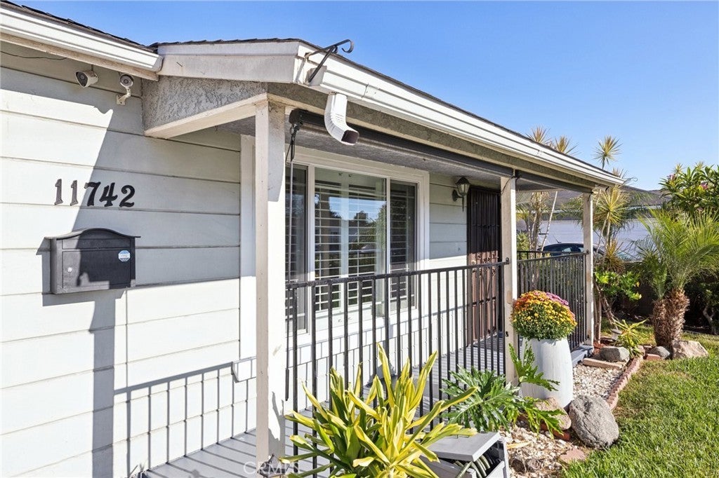 Photo of Listing #PW25196480