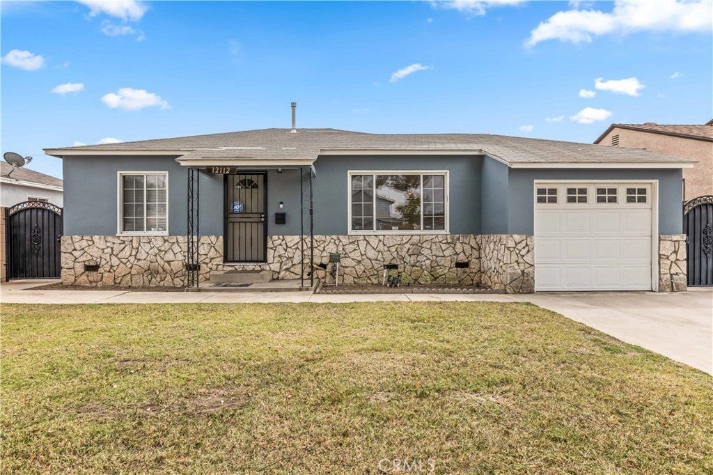 Photo of Listing #PW25195679