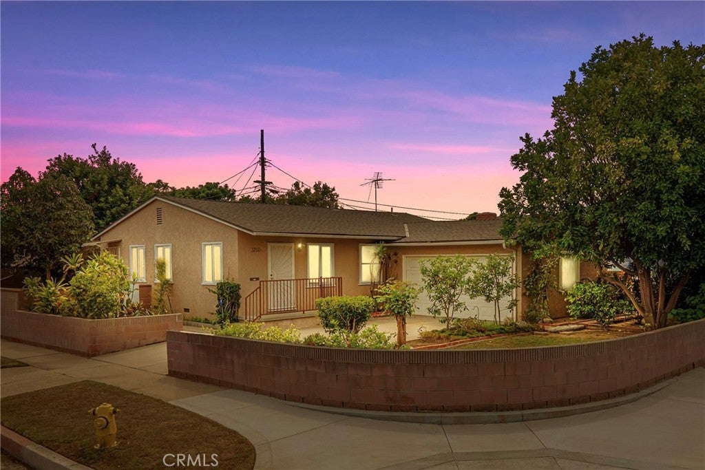 Photo of Listing #PV25196653