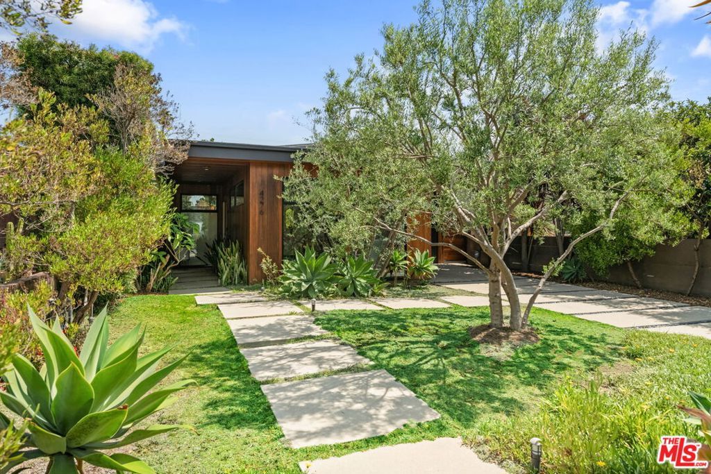 Photo of Listing #25584433