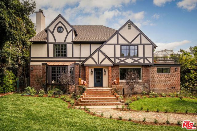 2246 N Edgemont Street, Los Angeles
