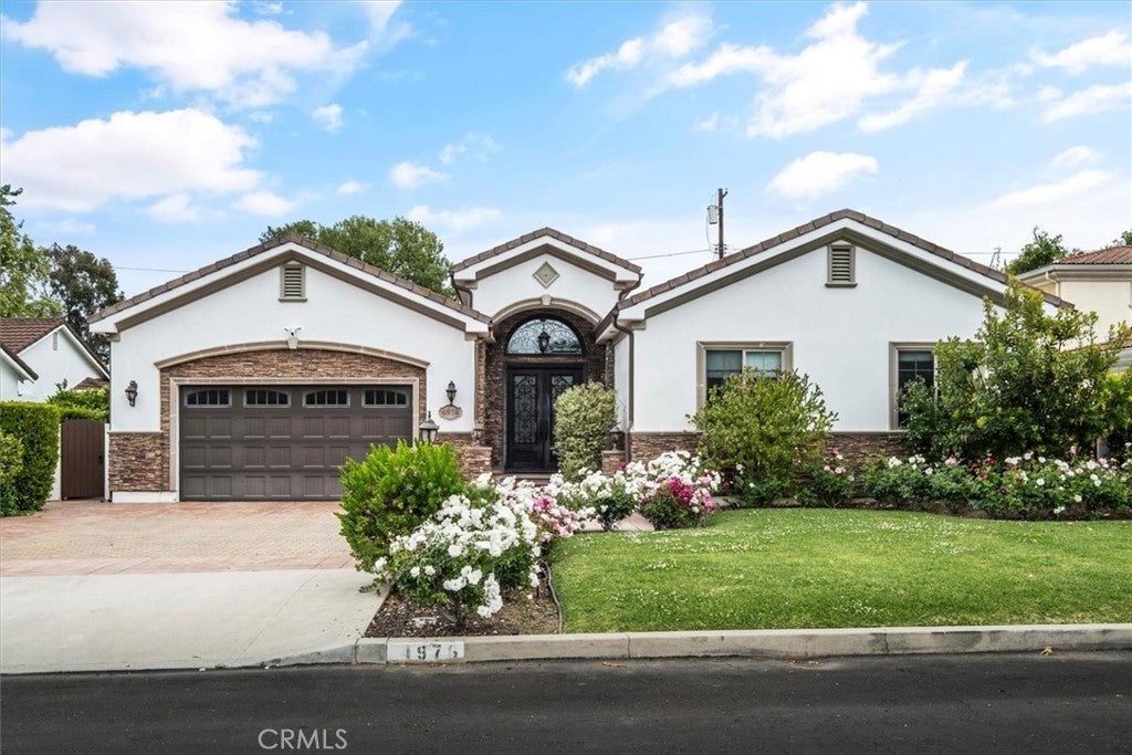 Photo of Listing #SR25196873