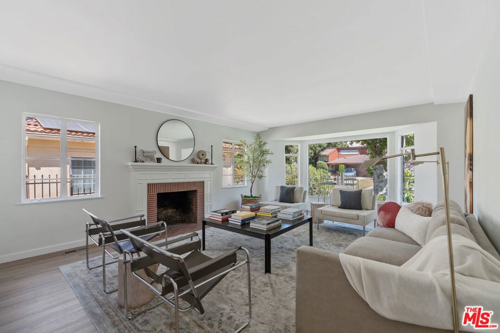 Photo of Listing #25585889