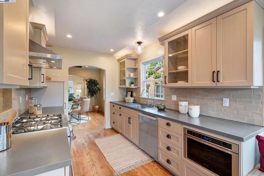 Photo of Listing #41110043