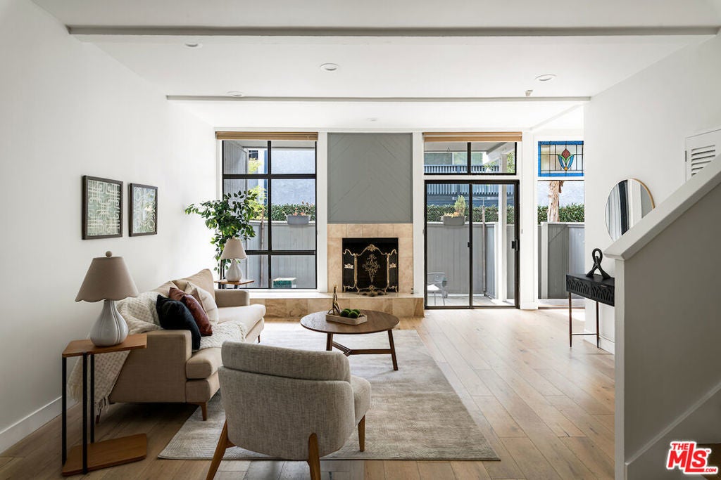 Photo of Listing #25584079