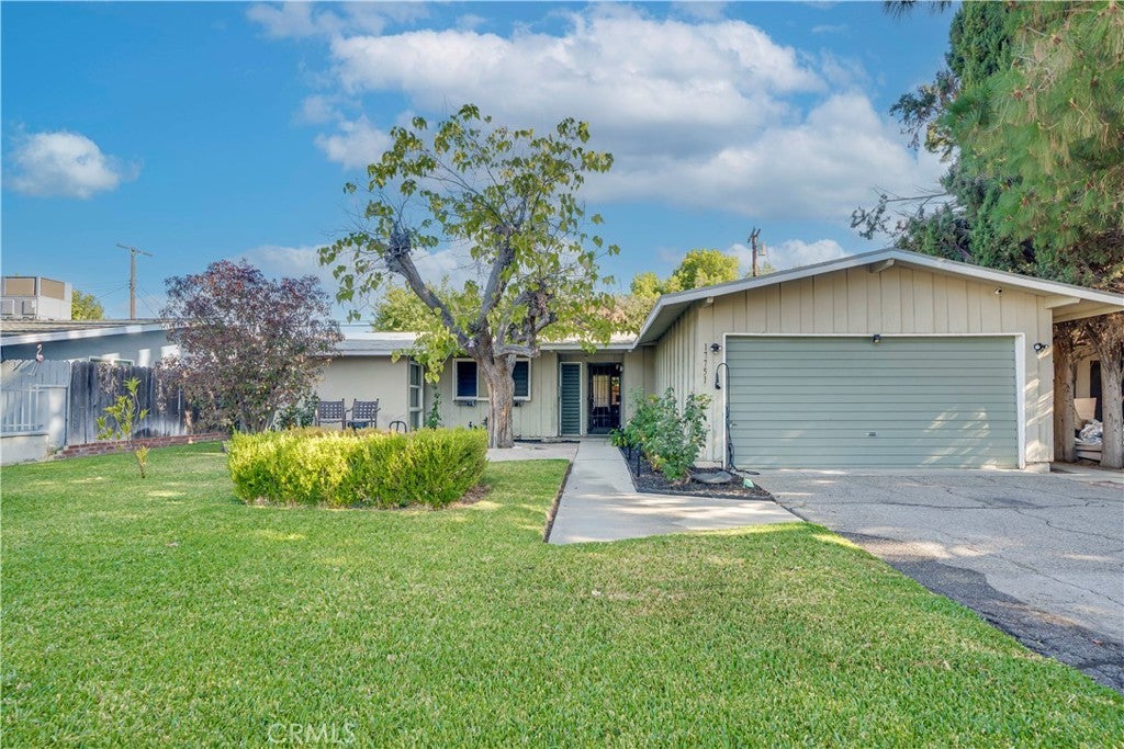 Photo of Listing #SR25197217