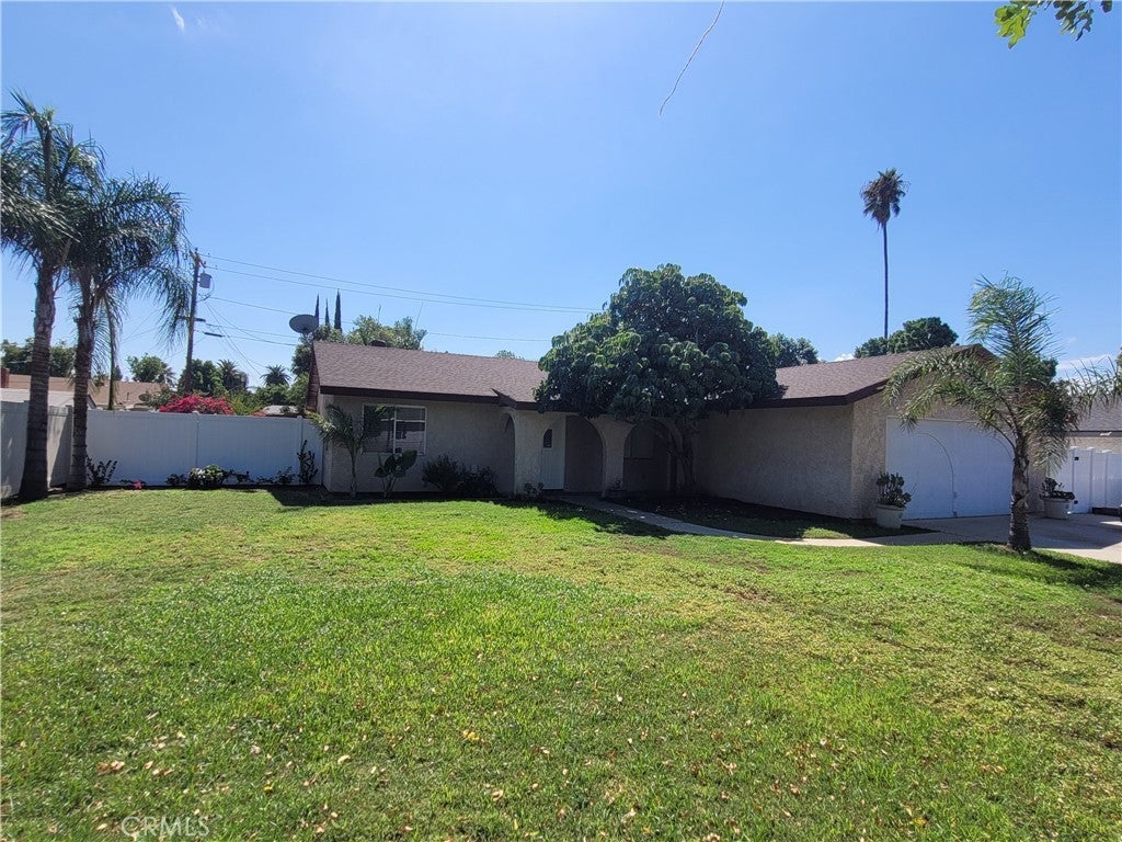 Photo of Listing #IV25197237