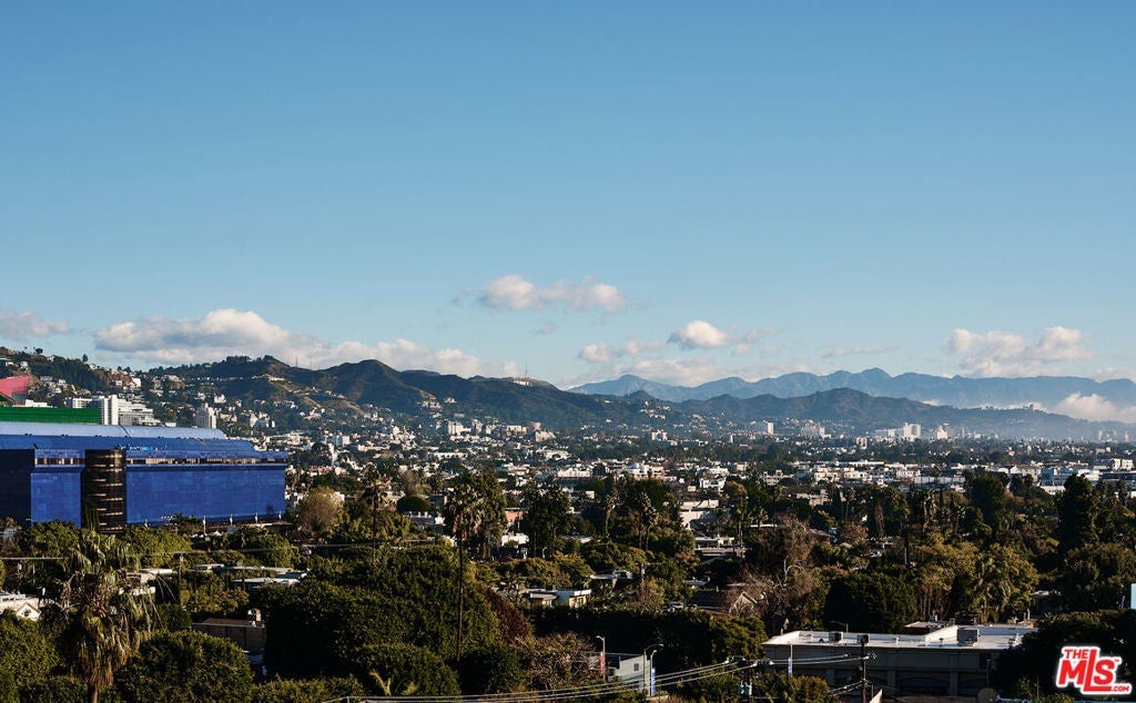 Photo of Listing #25586333