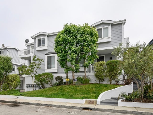 1202 Tennyson 8, Manhattan Beach.