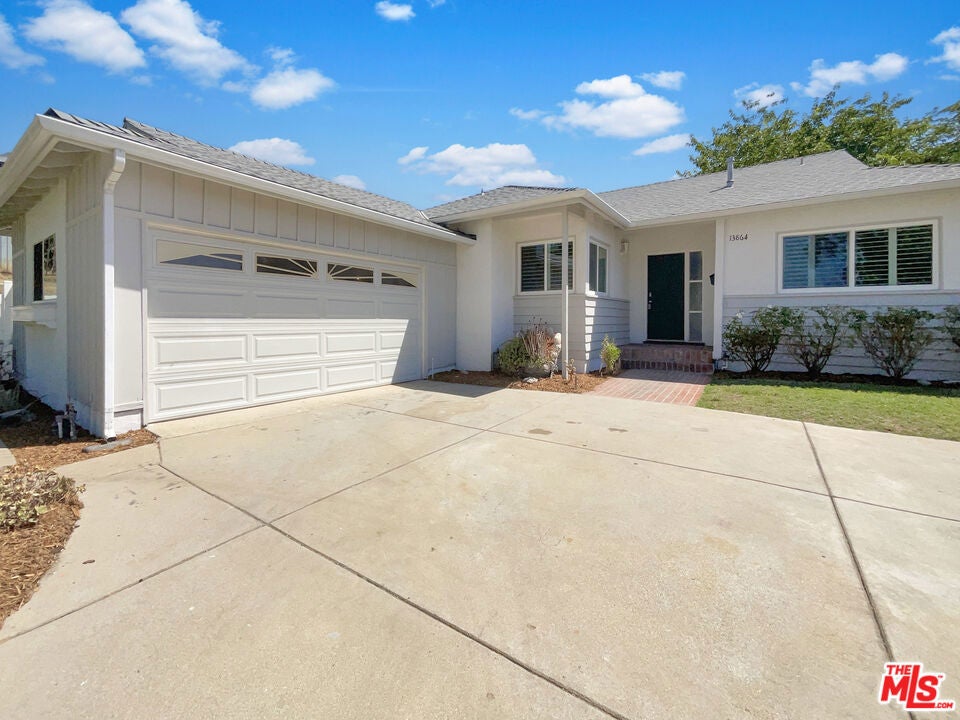 Photo of Listing #25586453