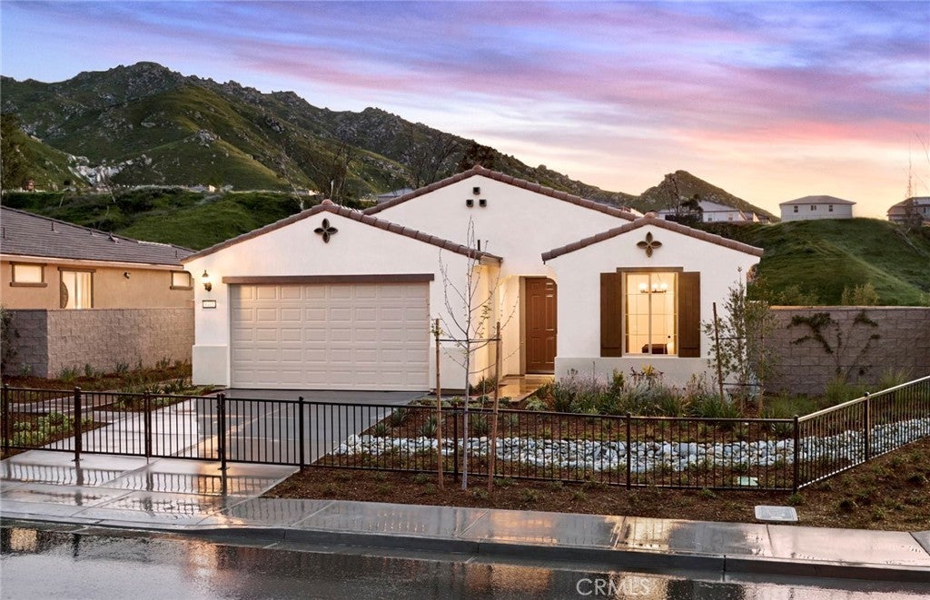 Photo of Listing #IV25197467