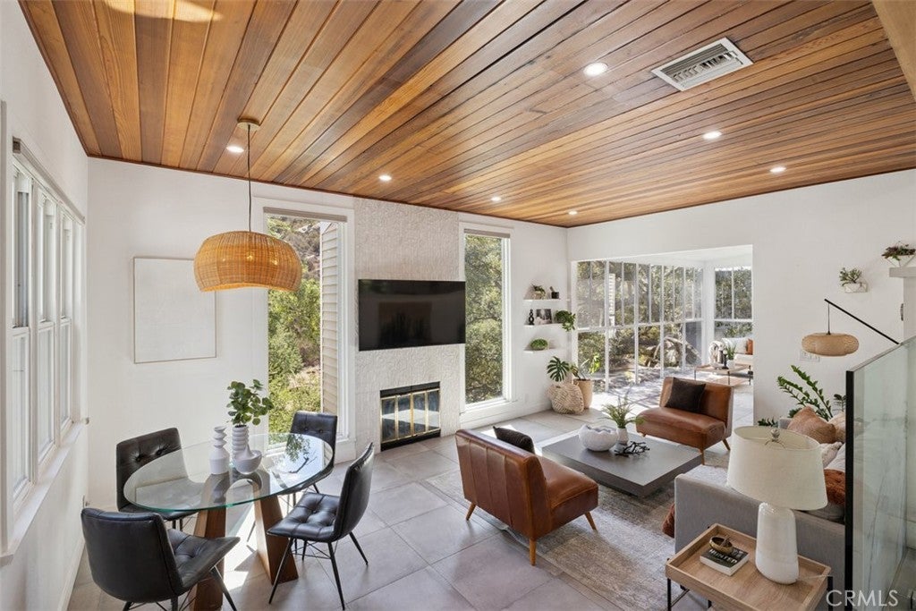 Photo of Listing #SR25195416