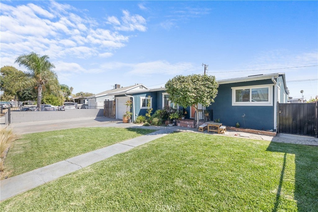 Photo of Listing #IV25198187