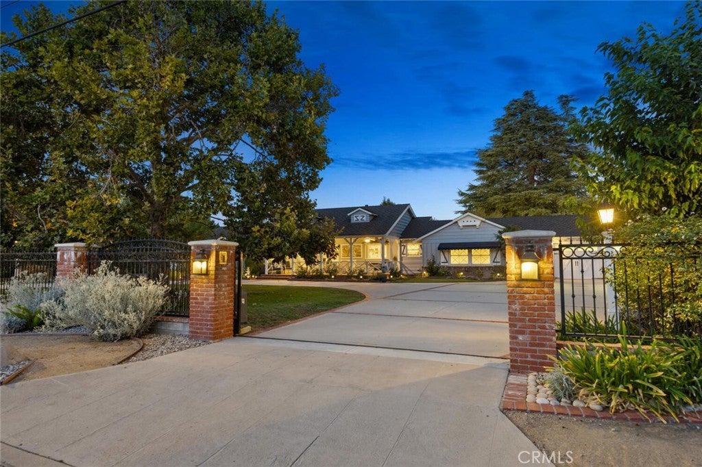 Photo of Listing #SR25197288