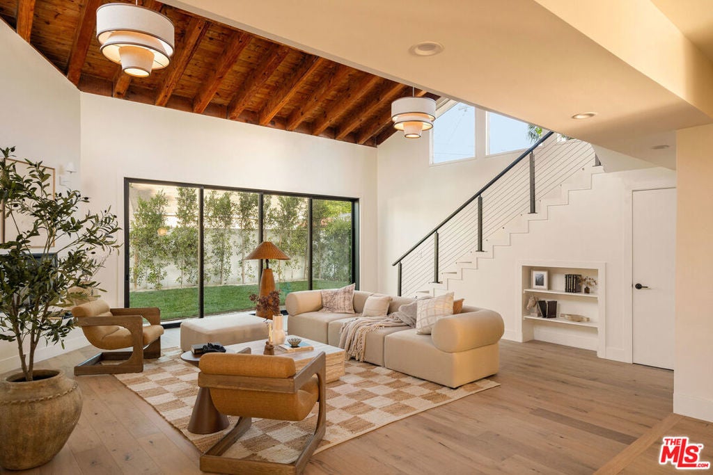 Photo of Listing #25586787