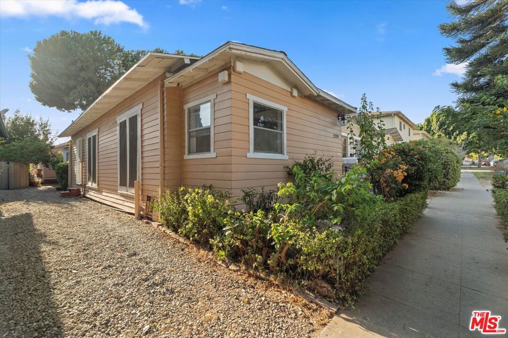 Photo of Listing #25585415