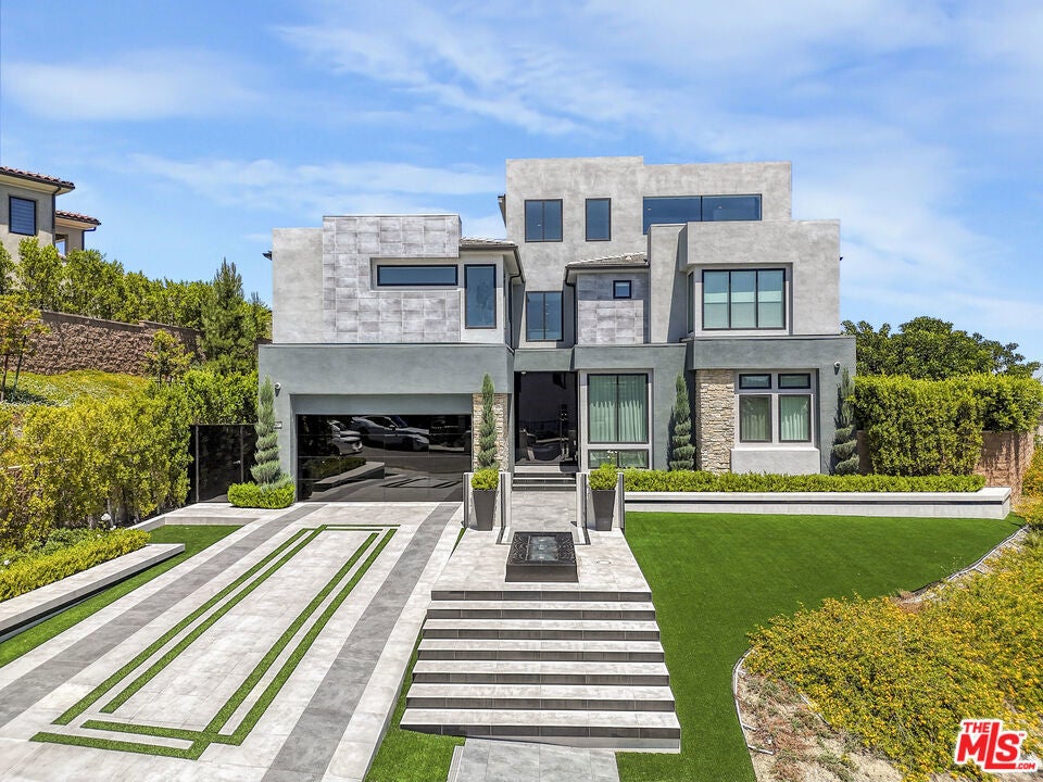 Photo of Listing #25586235