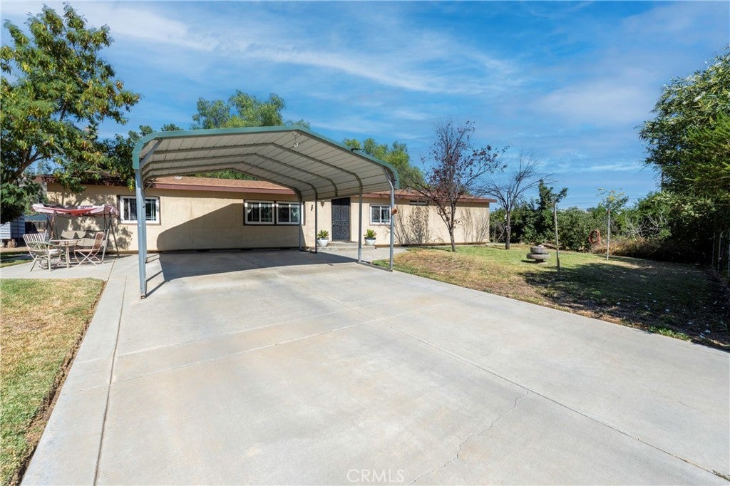 Photo of Listing #IV25198561