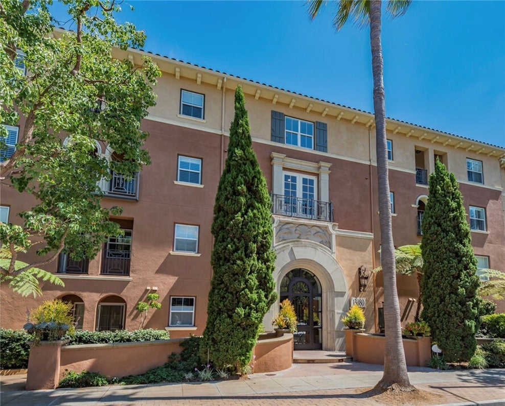 Photo of Listing #PW25198109