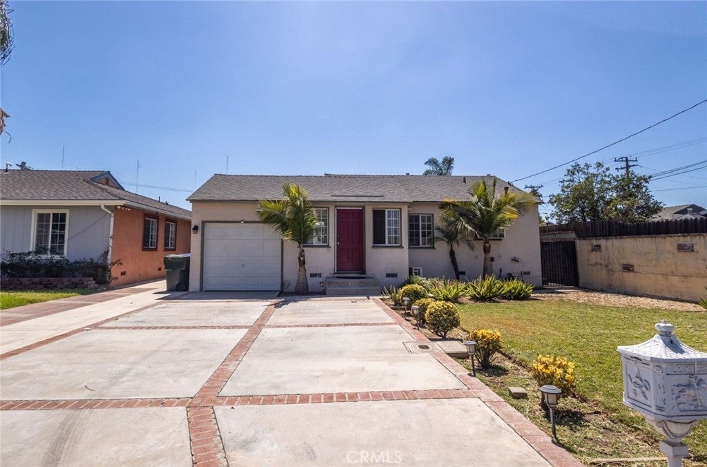 Photo of Listing #IV25198706