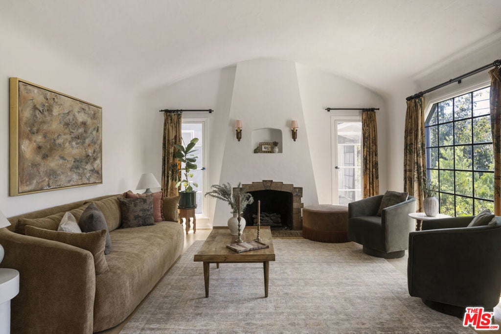 Photo of Listing #25587201