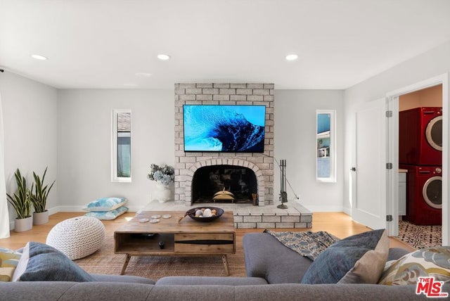 2804 Spreckels Lane, Redondo Beach.