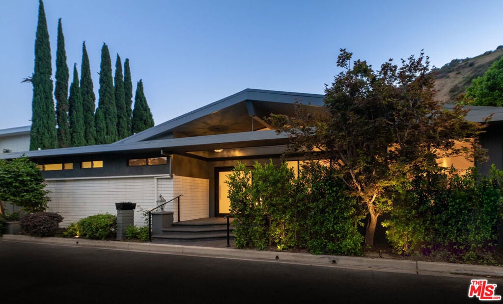 Photo of Listing #25587425