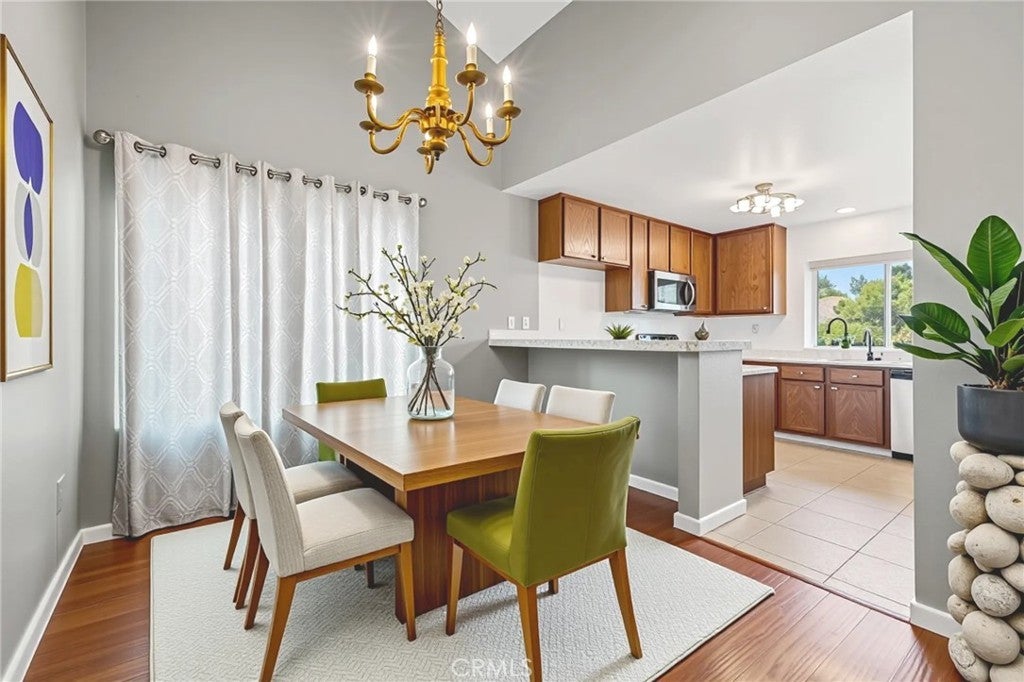 Photo of Listing #SR25198976