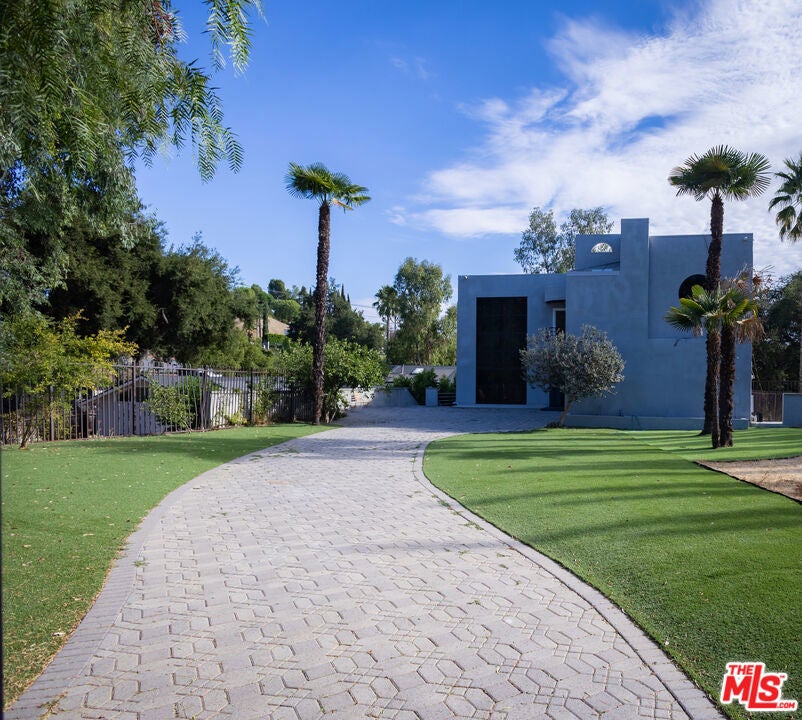 Photo of Listing #25587379