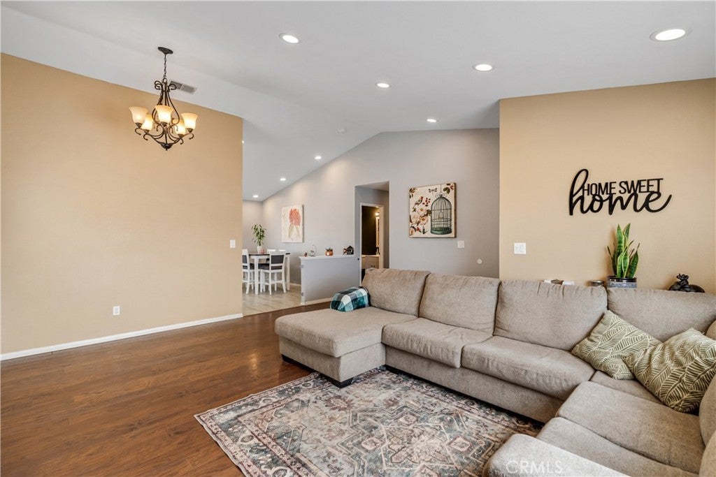 Photo of Listing #SR25199119