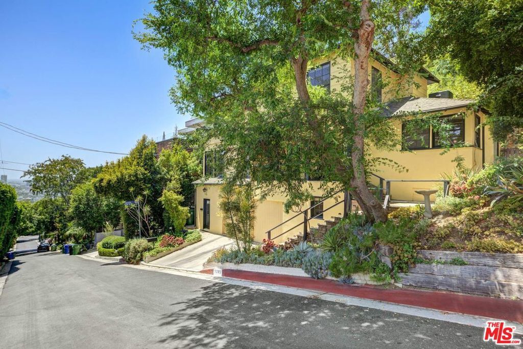 Photo of Listing #25585491