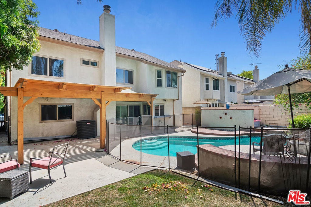 Photo of Listing #25587471