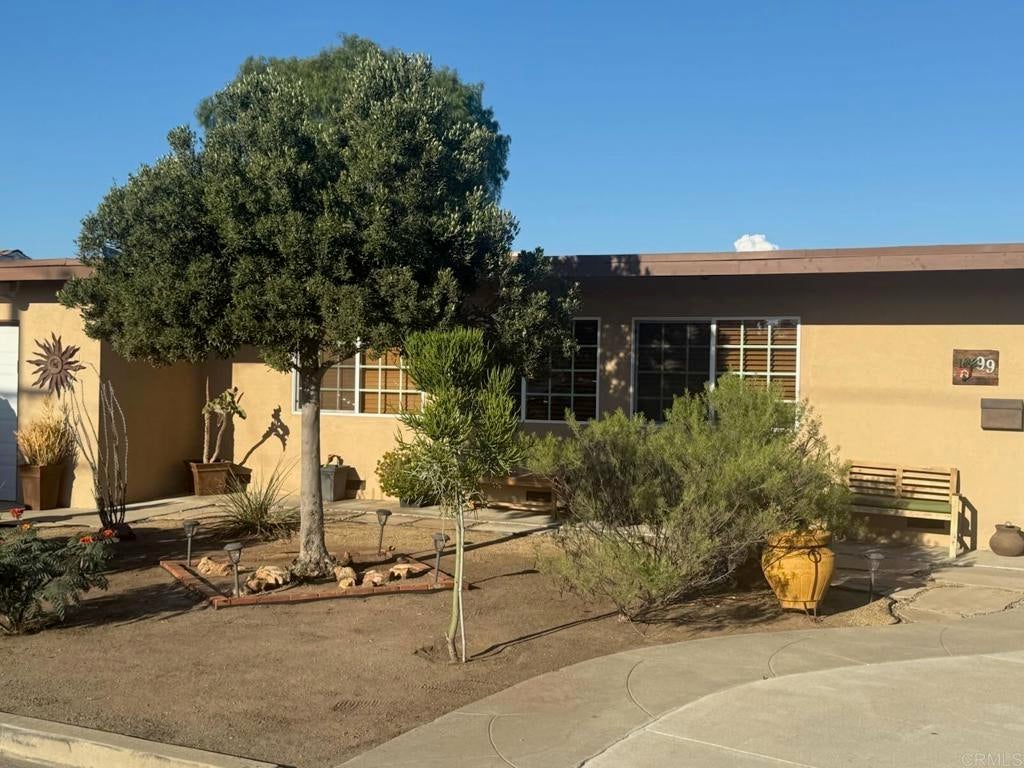 Photo of Listing #PTP2506773