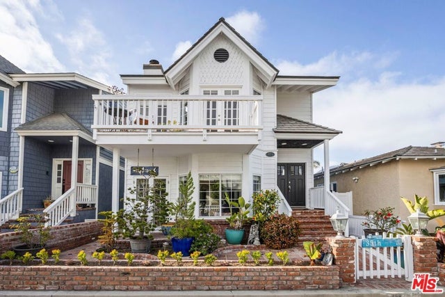 459 35th Street, Manhattan Beach.