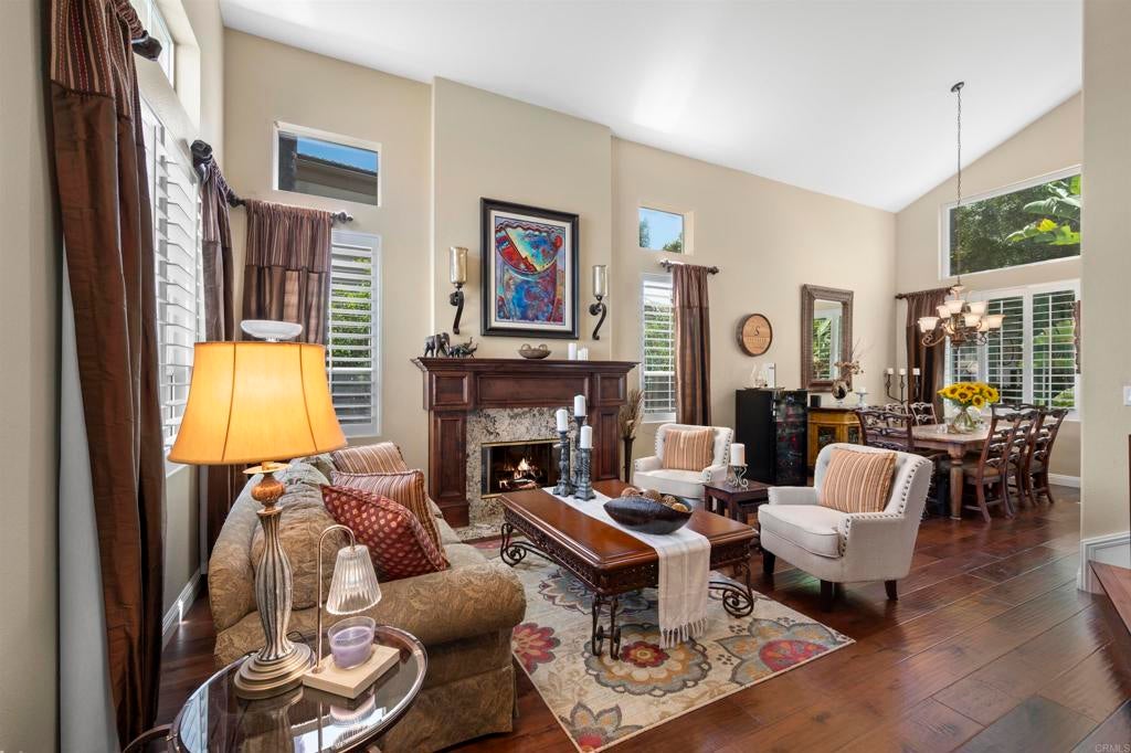 Photo of Listing #PTP2506776