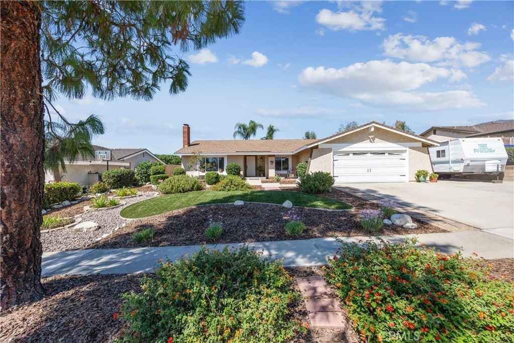 Photo of Listing #CV25199413