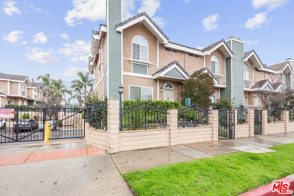 Photo of Listing #25587049