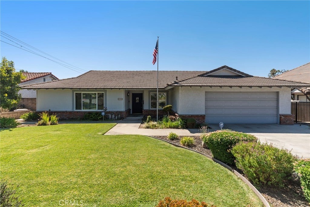 Photo of Listing #CV25187292