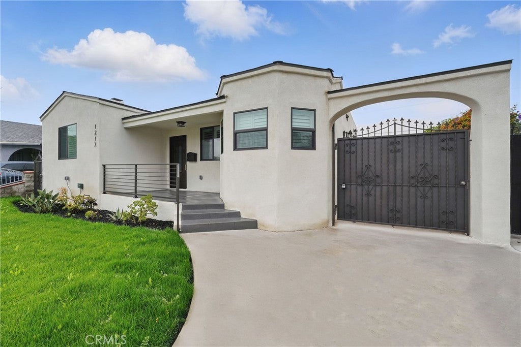 Photo of Listing #DW25199675