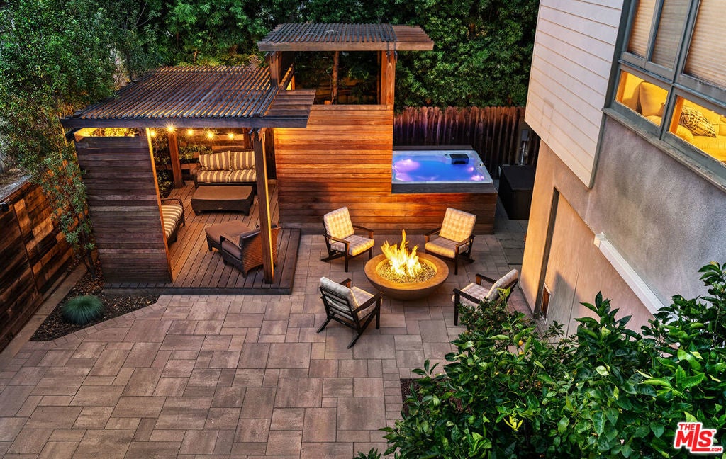 Photo of Listing #25546949