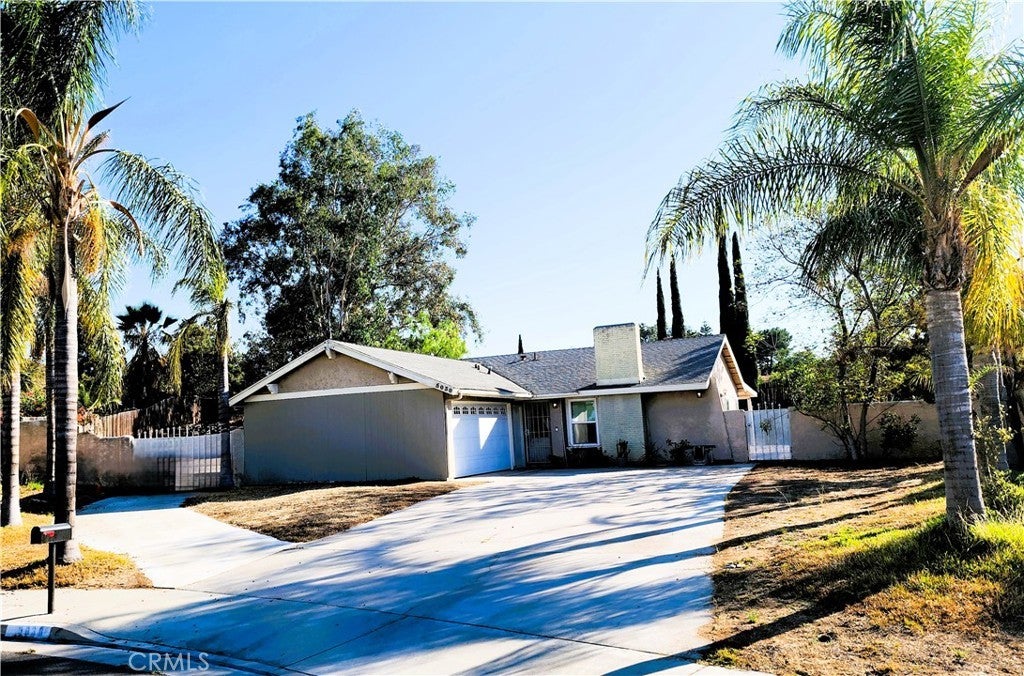 Photo of Listing #IV25198655