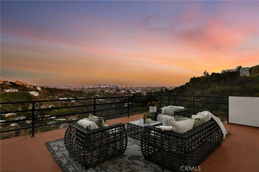 Photo of Listing #SR25198677