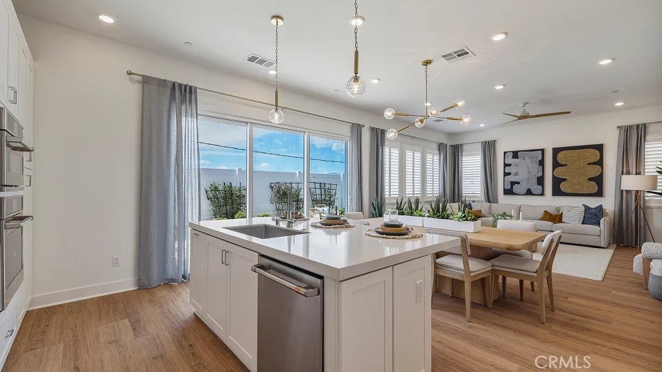 Photo of Listing #OC25200142