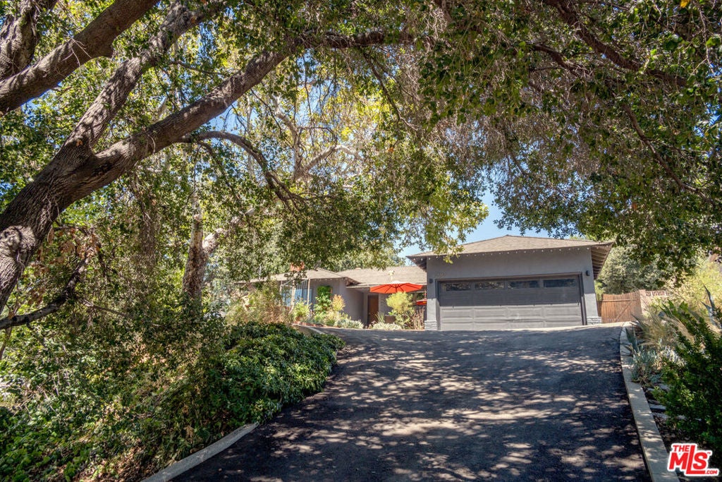 Photo of Listing #25587971